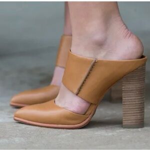 Coach tan leather wooden heels EUC